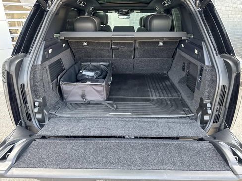 Certified 2025 Land Rover Range Rover Autobiography AWD/4WD image 6