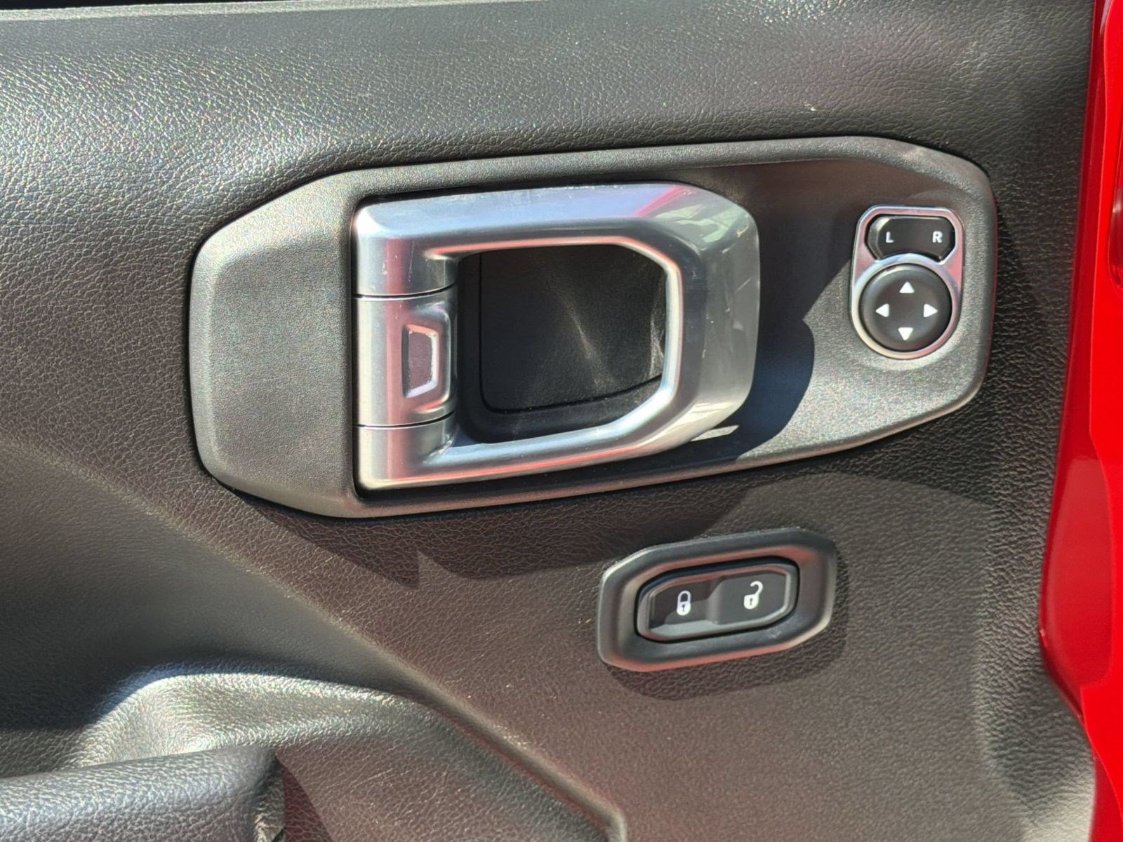 Used 2024 Jeep Gladiator Sport AWD/4WD image 13
