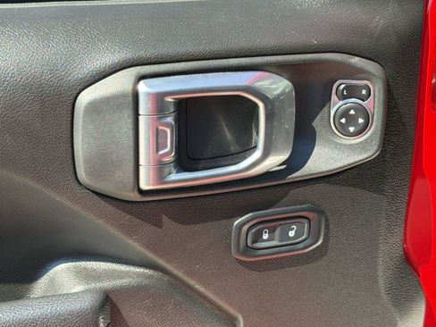 Used 2024 Jeep Gladiator Sport AWD/4WD image 13