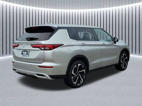 Used 2024 Mitsubishi Outlander SE FWD image 6