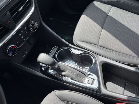 Used 2025 Buick Encore GX Preferred image 40