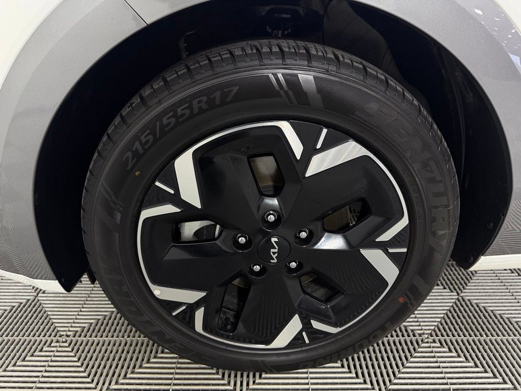 Used 2023 Kia Niro Wave FWD image 11