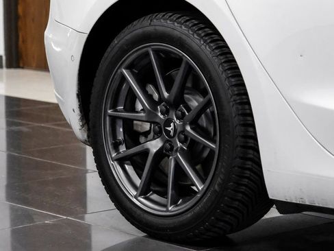 Used 2021 Tesla Model 3 Standard Range Plus image 41