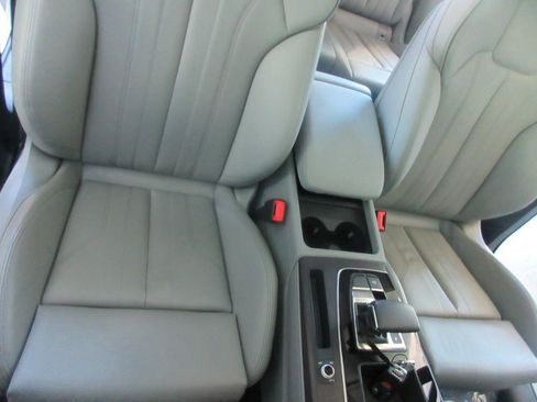 Used 2024 Audi Q5 2.0T Premium Plus w/ Premium Plus Package AWD/4WD image 32