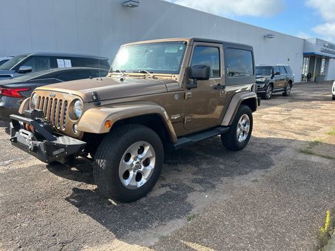 Used 2015 Jeep Wrangler Sahara w/ Dual Top Group AWD/4WD image 2