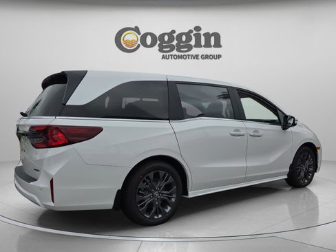 New 2026 Honda Odyssey Touring image 5