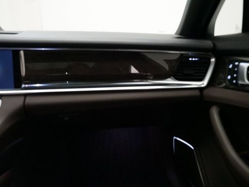 Used 2022 Porsche Panamera 4 image 27