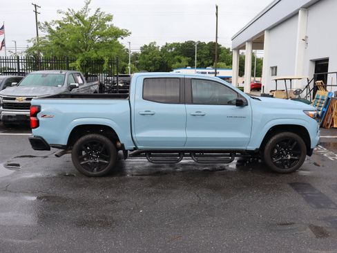 Used 2025 Chevrolet Colorado Z71 w/ Z71 Convenience Package 2 AWD/4WD image 11