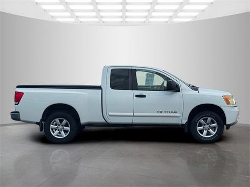 Used 2013 Nissan Titan SV image 8