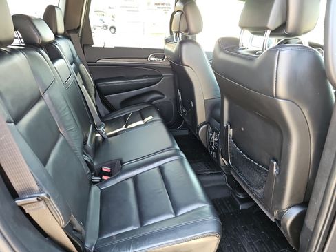 Used 2019 Jeep Grand Cherokee Limited AWD/4WD image 15