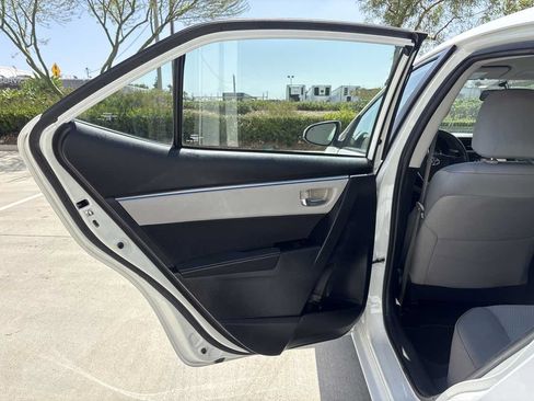 Used 2016 Toyota Corolla LE FWD image 11
