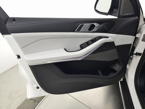 Used 2026 BMW X5 xDrive40i w/ Climate Comfort Package image 10