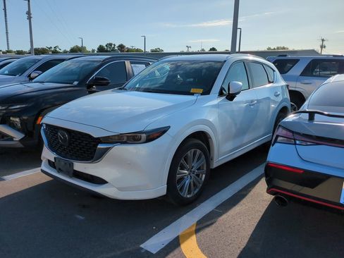 Used 2022 MAZDA CX-5 Signature AWD/4WD image 2