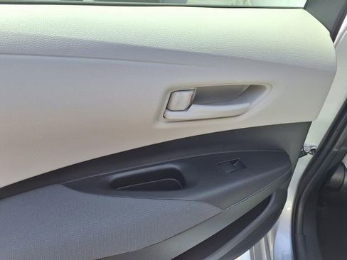 Used 2023 Toyota Corolla LE image 6