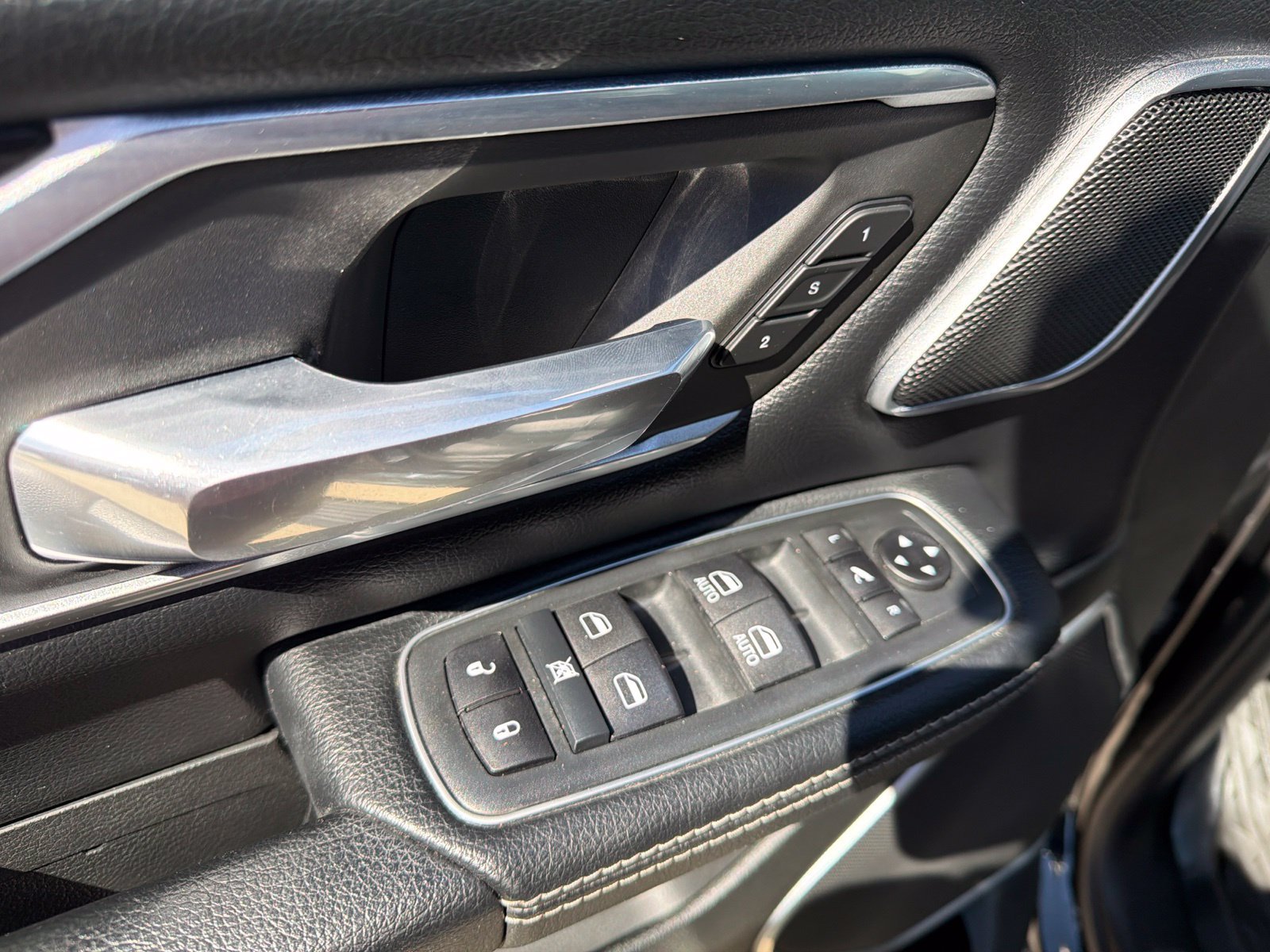 Used 2020 RAM 1500 Laramie AWD/4WD image 15