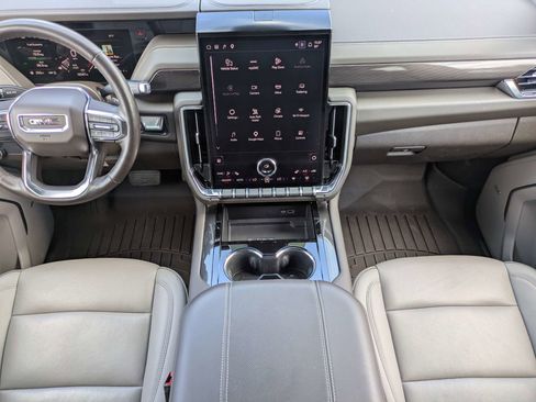 Used 2025 GMC Yukon XL Elevation AWD/4WD image 13