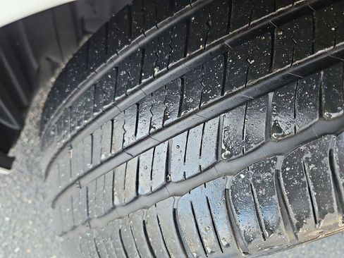 Used 2021 Toyota Avalon Limited image 36