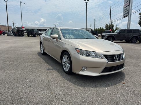 Used 2015 Lexus ES 350 FWD image 2