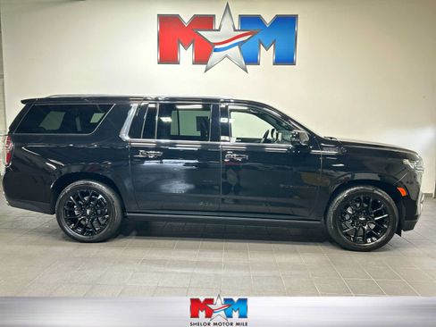 Used 2024 Chevrolet Suburban High Country AWD/4WD image 1