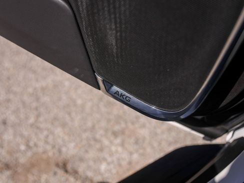 Certified 2024 Cadillac Escalade Luxury image 23