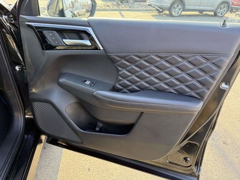 Used 2023 Mitsubishi Outlander SEL image 17