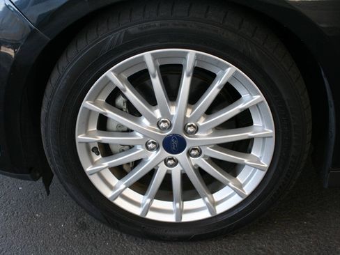 Used 2014 Ford C-MAX Energi SEL FWD image 10