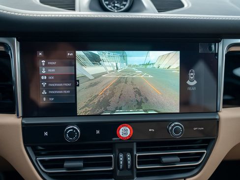 New 2026 Porsche Macan image 19