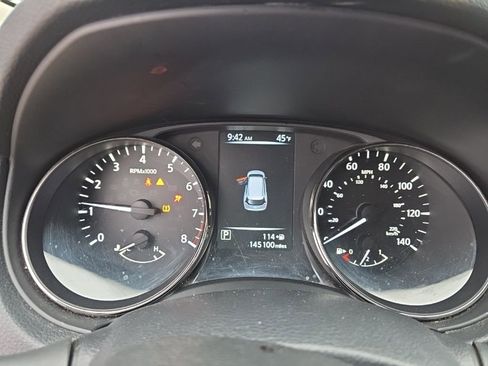 Used 2017 Nissan Rogue SV image 12