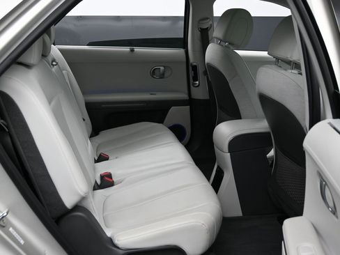 Used 2023 Hyundai Ioniq 5 Limited image 34