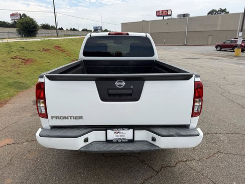Used 2018 Nissan Frontier S RWD image 6