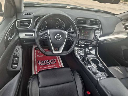 Used 2022 Nissan Maxima SV w/ Floor Mat Group FWD image 6