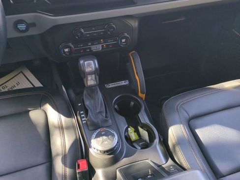 Used 2021 Ford Bronco Badlands image 19