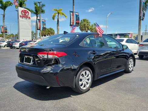Used 2025 Toyota Corolla LE FWD image 12