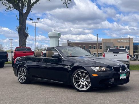 Used 2011 BMW M3 Convertible RWD image 2
