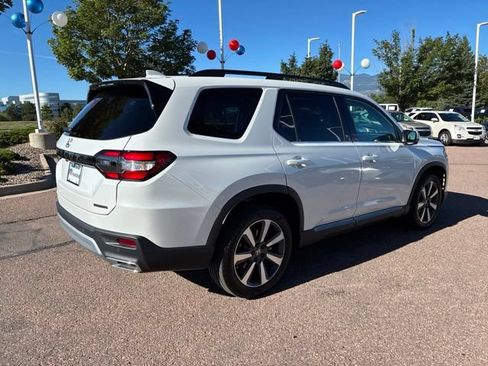 Certified 2025 Honda Pilot Touring image 32