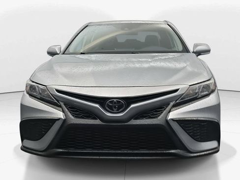 Used 2023 Toyota Camry SE image 3