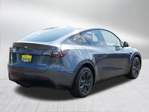 Used 2023 Tesla Model Y Long Range AWD/4WD image 7