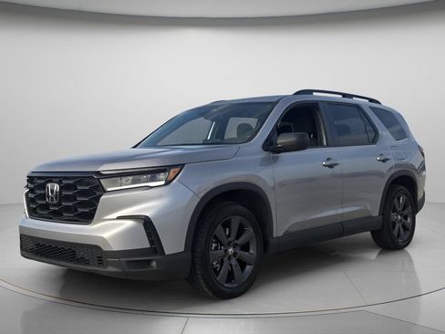 Certified 2025 Honda Pilot Sport image 9