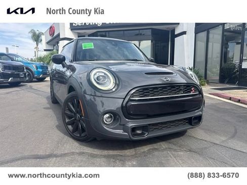 Used 2020 MINI Cooper S FWD image 1