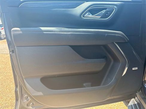 Used 2023 GMC Yukon SLT image 25