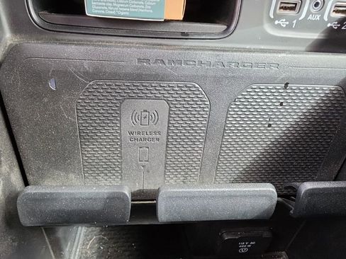 Used 2023 RAM 1500 Laramie AWD/4WD image 19