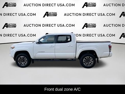 Used 2021 Toyota Tacoma TRD Sport w/ Technology Package AWD/4WD image 3