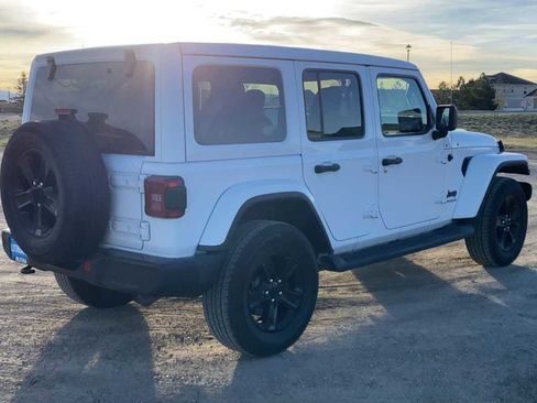 Used 2021 Jeep Wrangler Unlimited Sahara AWD/4WD image 8