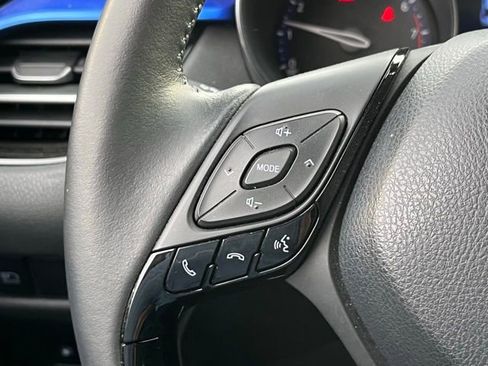 Used 2021 Toyota C-HR XLE image 16