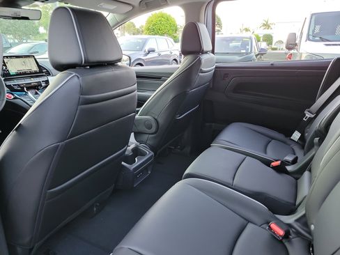 New 2026 Honda Odyssey Touring image 10