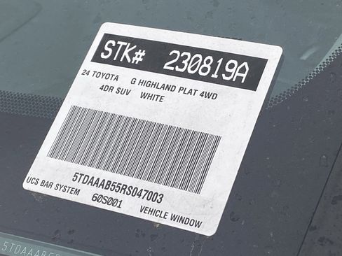 Certified 2024 Toyota Grand Highlander AWD image 10
