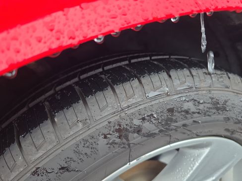 Used 2019 Dodge Challenger SXT image 12