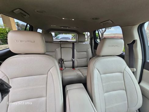 Used 2017 GMC Acadia Denali w/ Technology Package image 18