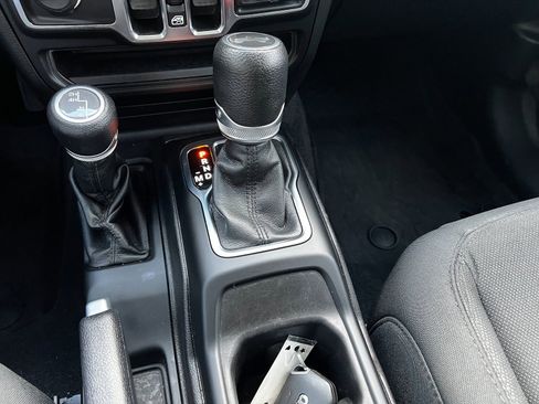 Used 2021 Jeep Wrangler Unlimited Sport image 22