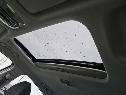 Used 2024 Hyundai Elantra SEL w/ Convenience Package image 15